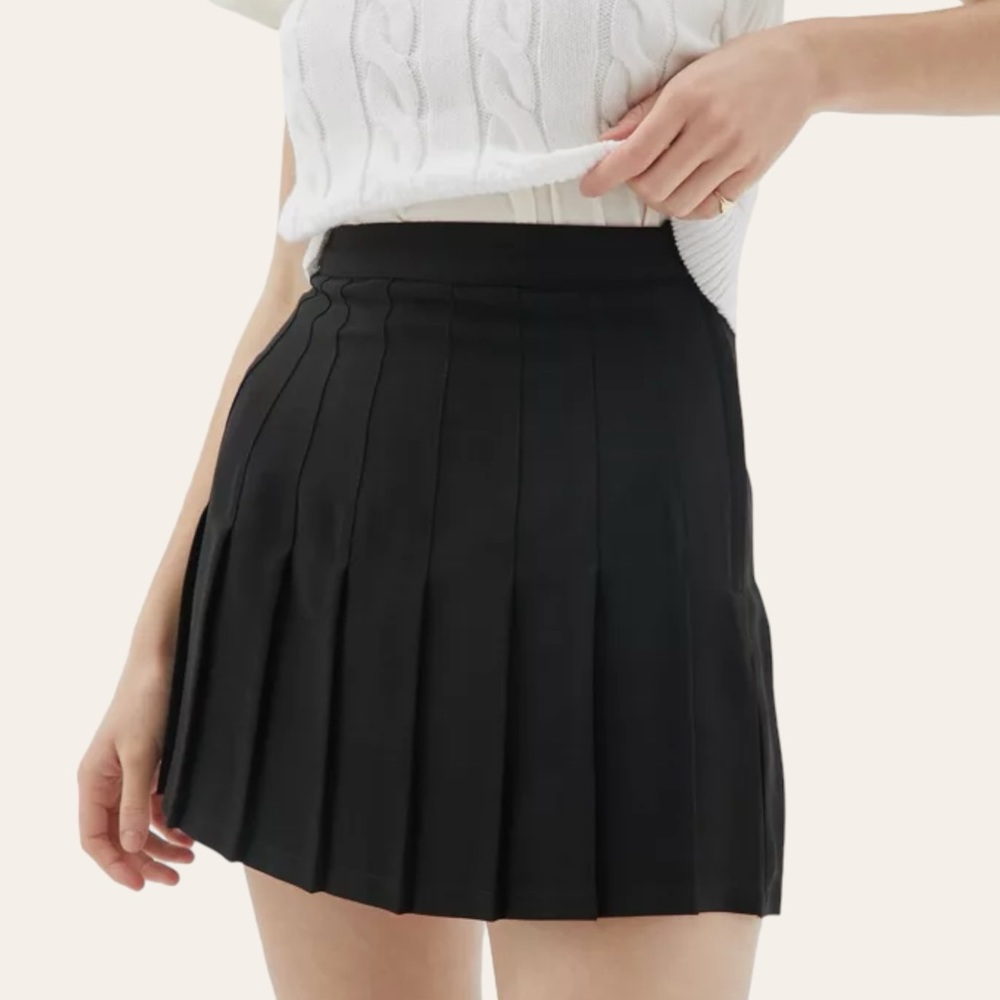 NWOT Urban Outfitters Black Pleated Tennis Skirt